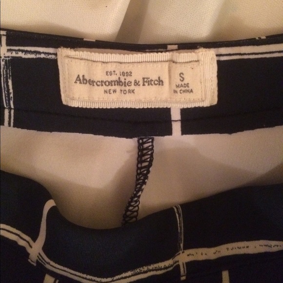 Navy windowpane Abercrombie and Fitch Skort - Picture 4 of 5